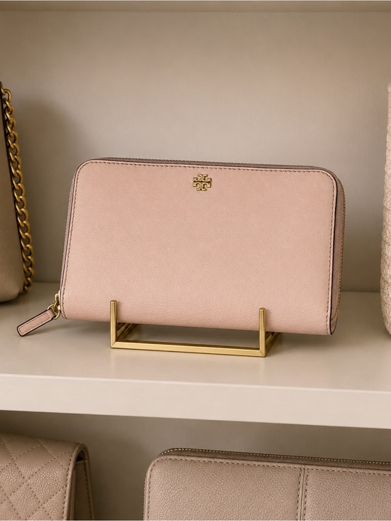 Tory Burch Handbags - Tory Burch Robinson Zip Continental Wallet GUC